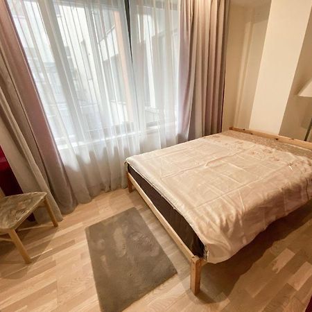 Old Town Apartment With Private Elevator Riga Bagian luar foto