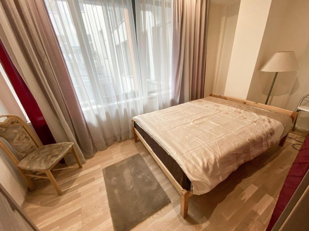 Old Town Apartment With Private Elevator Riga Bagian luar foto